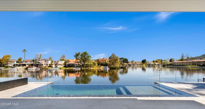 Exterior, Pool, Water