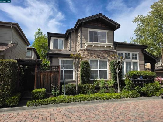 Exterior, Facade, American Craftsman