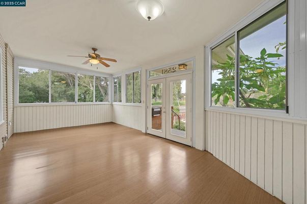 Empty room, Interior, Sun Room, Wood Texture Flooring