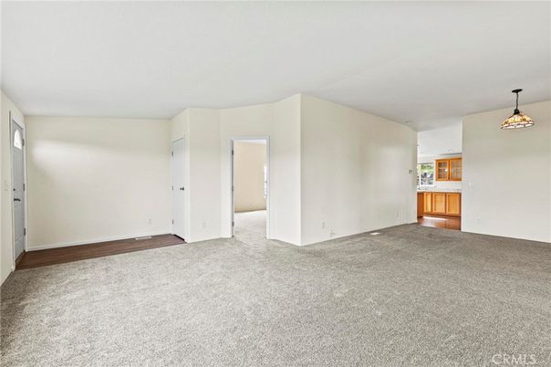 Empty room, Interior, Pendant Lights