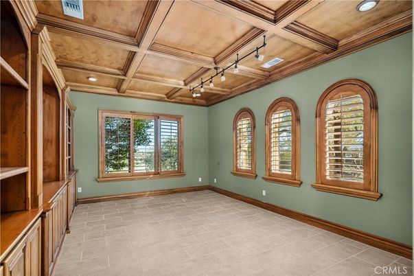 Empty room, Interior, Recessed Lighting, Wooden Beams, Wooden Ceilings
