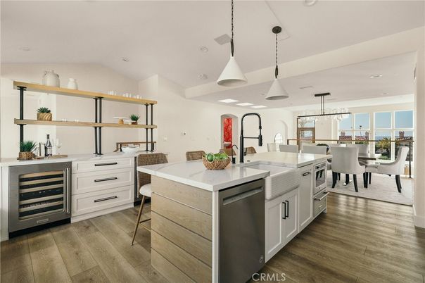 Chandelier, Dining room, Interior, Kitchen, Pendant Lights, Recessed Lighting, Wood Texture Flooring