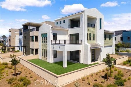 Backyard, Exterior, Facade, Modern