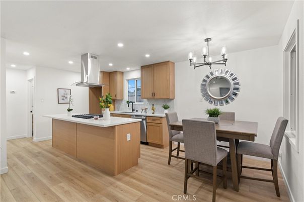 Chandelier, Dining room, Interior, Kitchen, Recessed Lighting, Wood Texture Flooring