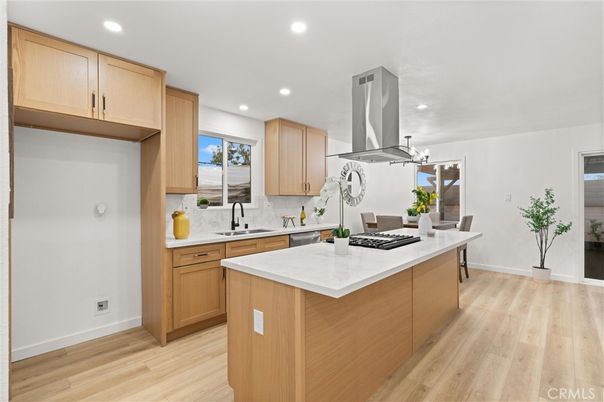 Dining room, Interior, Kitchen, Pendant Lights, Recessed Lighting, Wood Texture Flooring