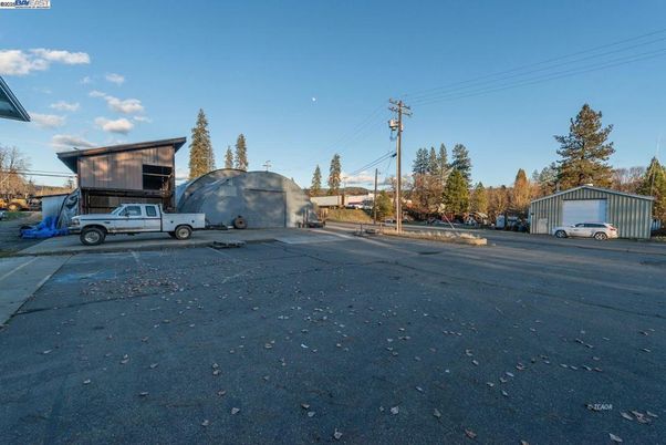 Backyard, Detached Garage, Exterior
