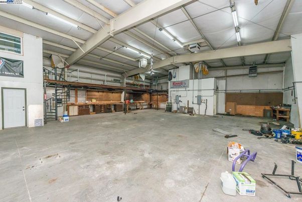 Garage, Interior