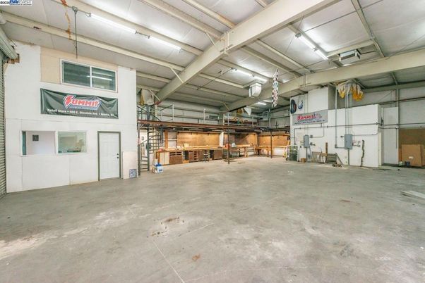 Garage, Interior