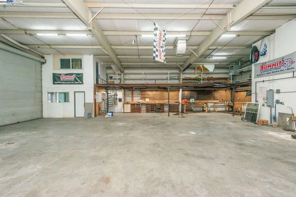 Garage, Interior