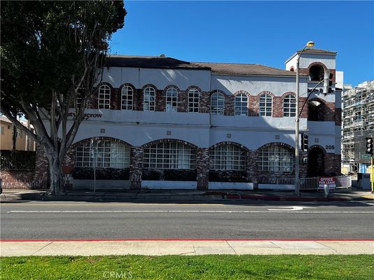 Exterior, Facade, Rowhouse
