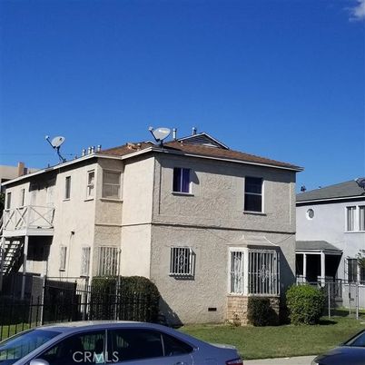 Exterior, Facade, Rowhouse