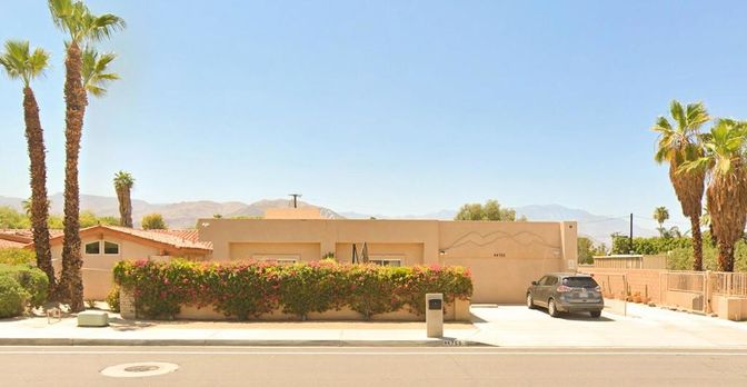 Exterior, Facade, Modern