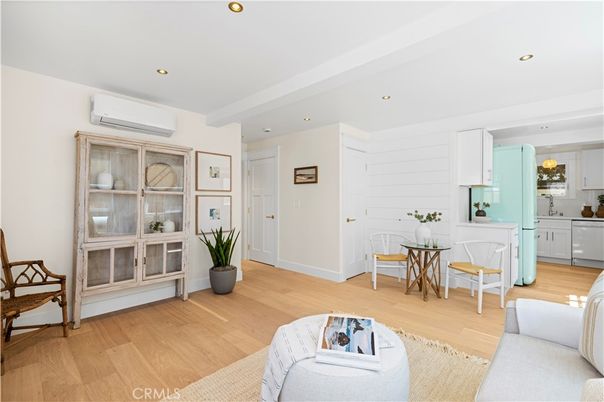 Dining room, Interior, Kitchen, Recessed Lighting, Wood Texture Flooring