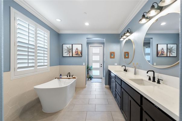 Bathroom, Dual Sink Vanities, Free Standing Baths, Interior, Recessed Lighting