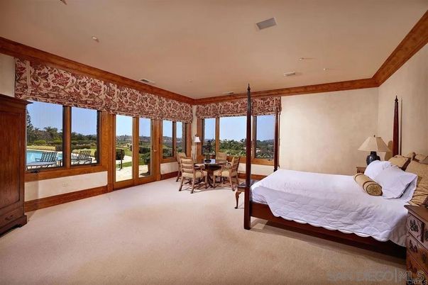 Bedroom, Dining room, Interior, Recessed Lighting
