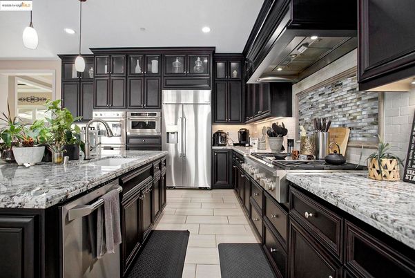 Interior, Kitchen, Pendant Lights, Recessed Lighting, Stainless Steel Appliances