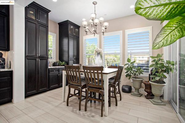 Chandelier, Dining room, Interior, Recessed Lighting, Wood Texture Flooring