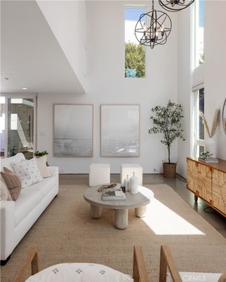 Chandelier, Interior, Living room