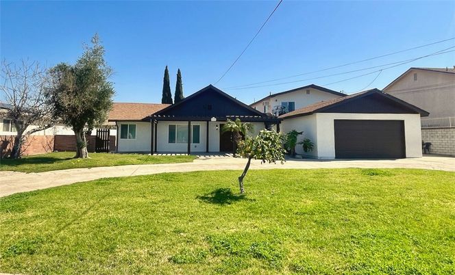 Attached, Backyard, Exterior, Facade, Ranch