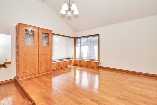 Chandelier, Empty room, Interior, Wood Texture Flooring