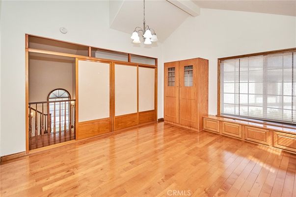 Empty room, Interior, Pendant Lights, Wood Texture Flooring