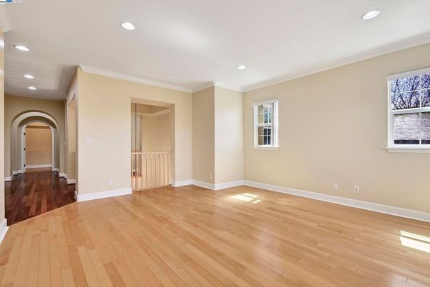 Empty room, Interior, Recessed Lighting, Wood Texture Flooring