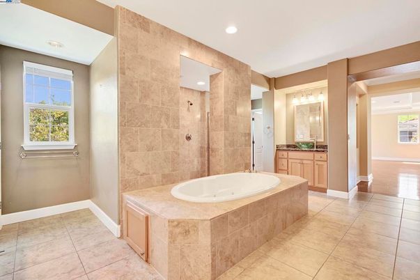 Bathroom, Interior, Recessed Lighting