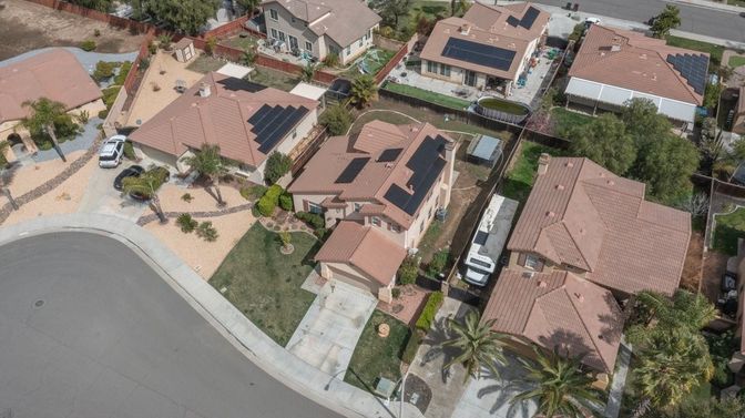 Exterior, Drone