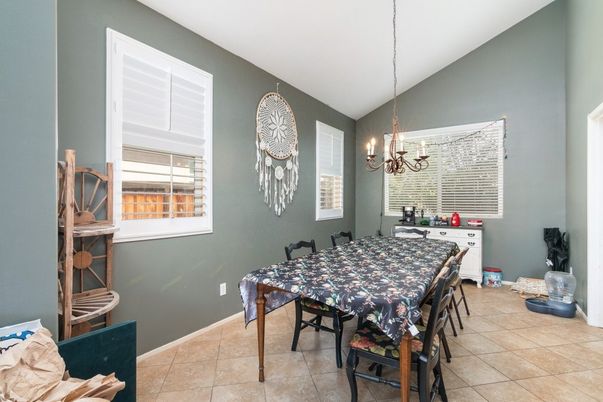 Chandelier, Dining room, Interior
