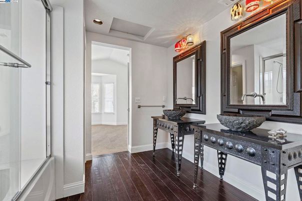 Bathroom, Interior, Recessed Lighting, Wood Texture Flooring
