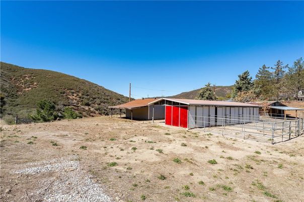 Backyard, Detached Garage, Exterior