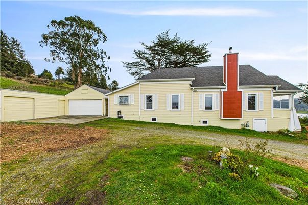 Backyard, Detached Garage, Exterior