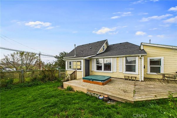 Backyard, Exterior, Hot Tub