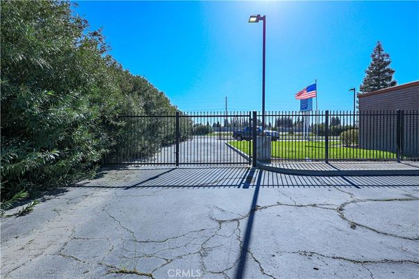 Exterior, Tennis Courts