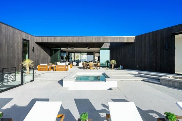 Exterior, Pool