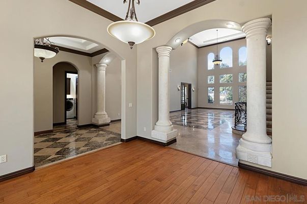 Interior, Pendant Lights, Wood Texture Flooring