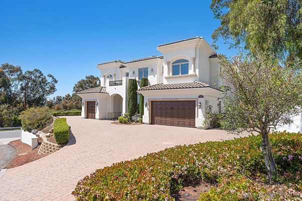 Attached, Exterior, Facade, Mediterranean