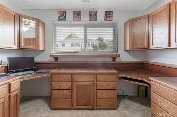 Home Office, Interior