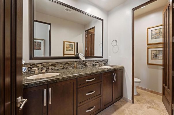 Bathroom, Dual Sink Vanities, Interior, Recessed Lighting