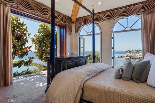 Bedroom, Interior, Water