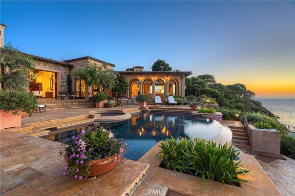 Exterior, Pool, Water