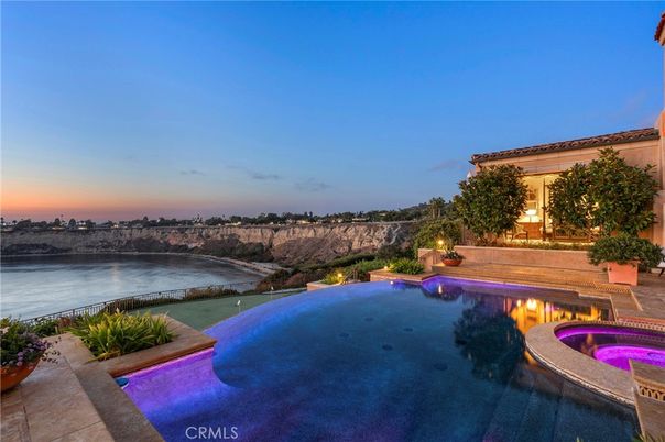 Exterior, Pool, Water