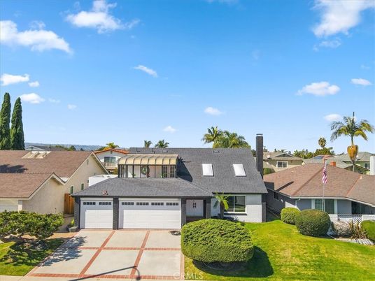 Attached, Exterior, Facade, Ranch