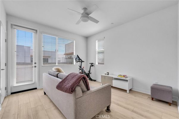 Fitness Equipment, Interior, Living room, Wood Texture Flooring
