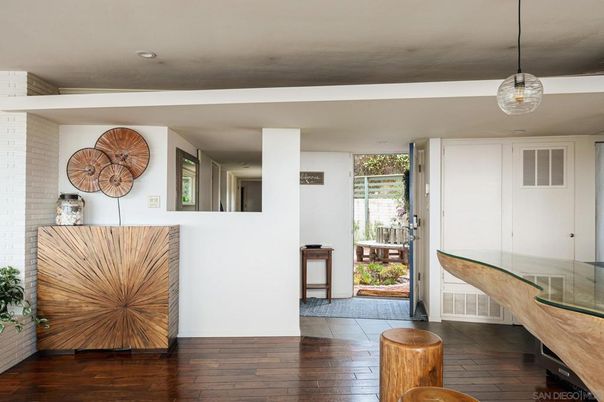 Interior, Pendant Lights, Wood Texture Flooring