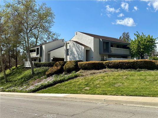 Exterior, Facade, Modern