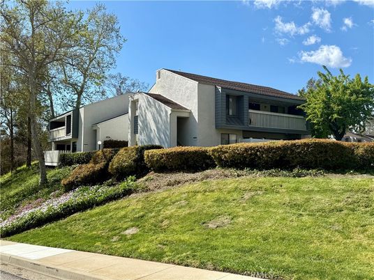 Backyard, Exterior, Facade, Raised Ranch