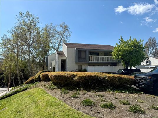 Attached, Exterior, Facade, Modern