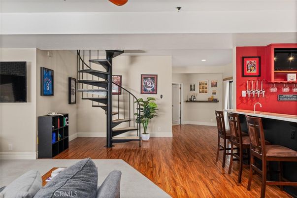 Interior, Recessed Lighting, Wood Texture Flooring