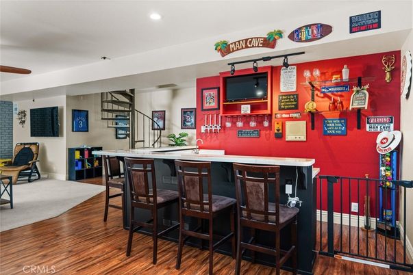 Interior, Recessed Lighting, Wood Texture Flooring